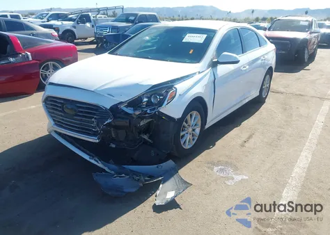 2019 Hyundai Sonata Se z USA, uszkodzony, nr VIN 5NPE24AF1KH744335
